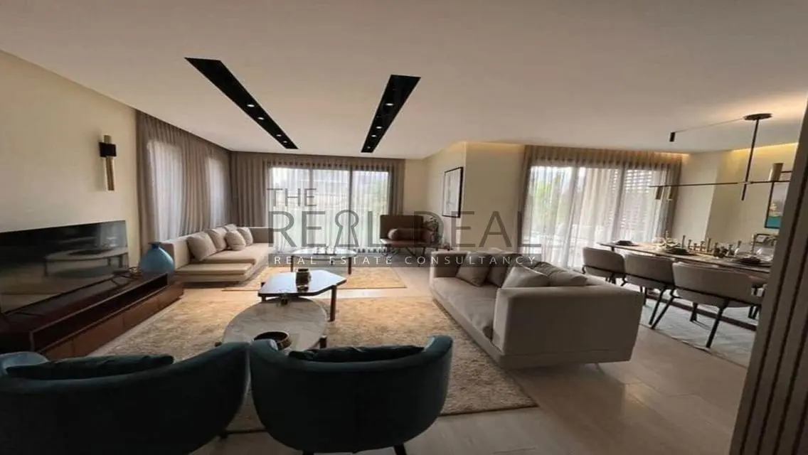 Luxurious Property in Creek Town