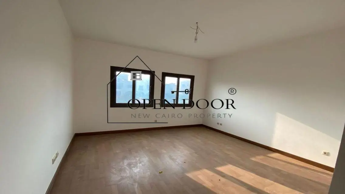 Luxurious 5-Room Apartment with Private Garden and Premium Amenities