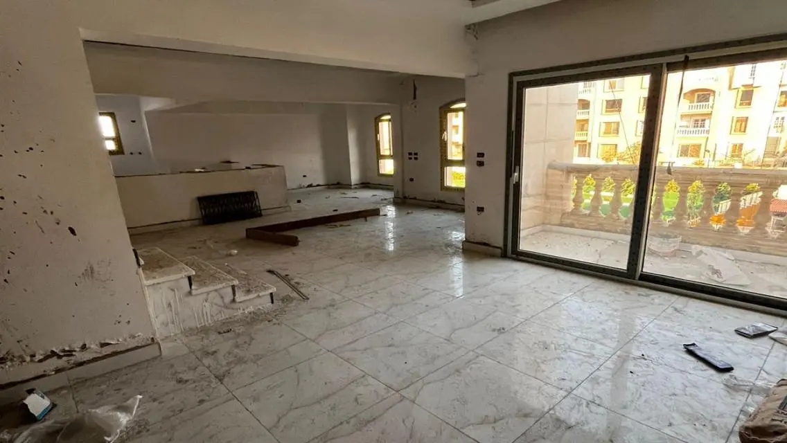 Beautiful Apartment Overlooking Lakes for Sale