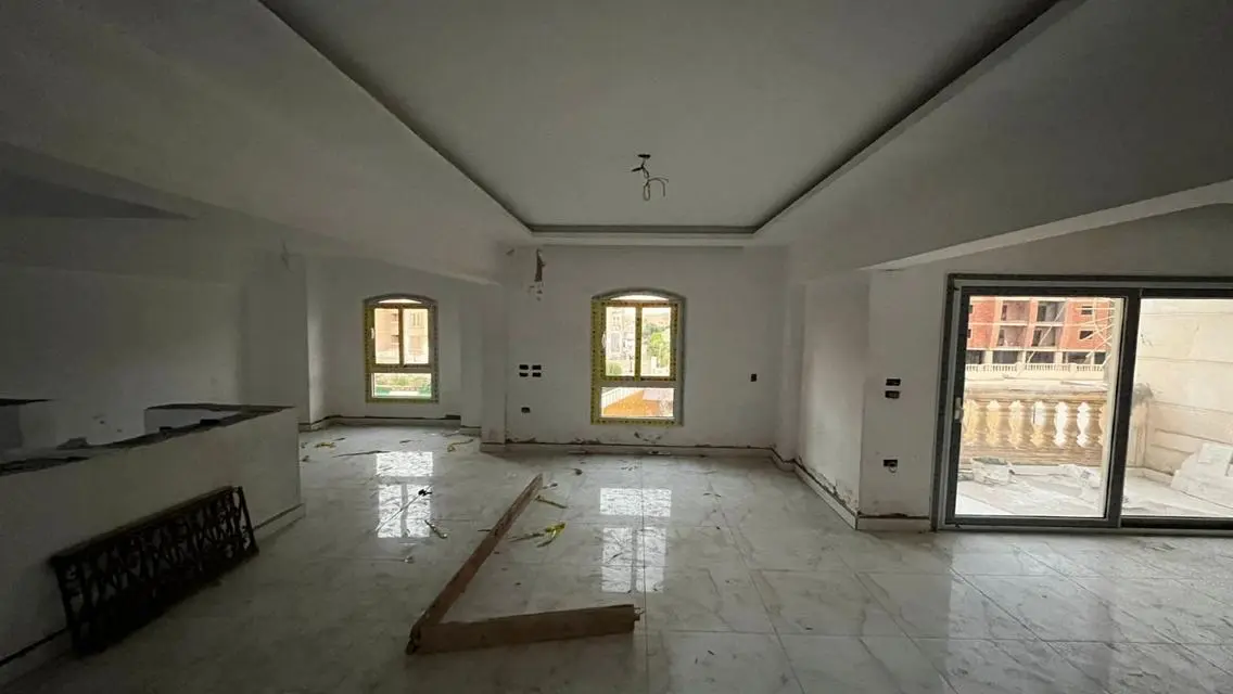 Beautiful Apartment Overlooking Lakes for Sale