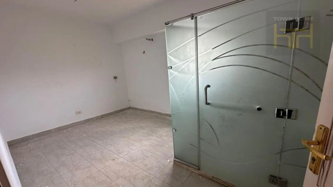 Luxury Apartment with Balcony and Maid Room