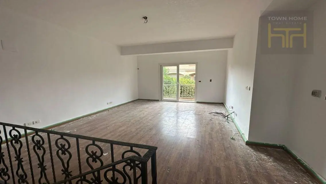 Luxury Apartment with Balcony and Maid Room