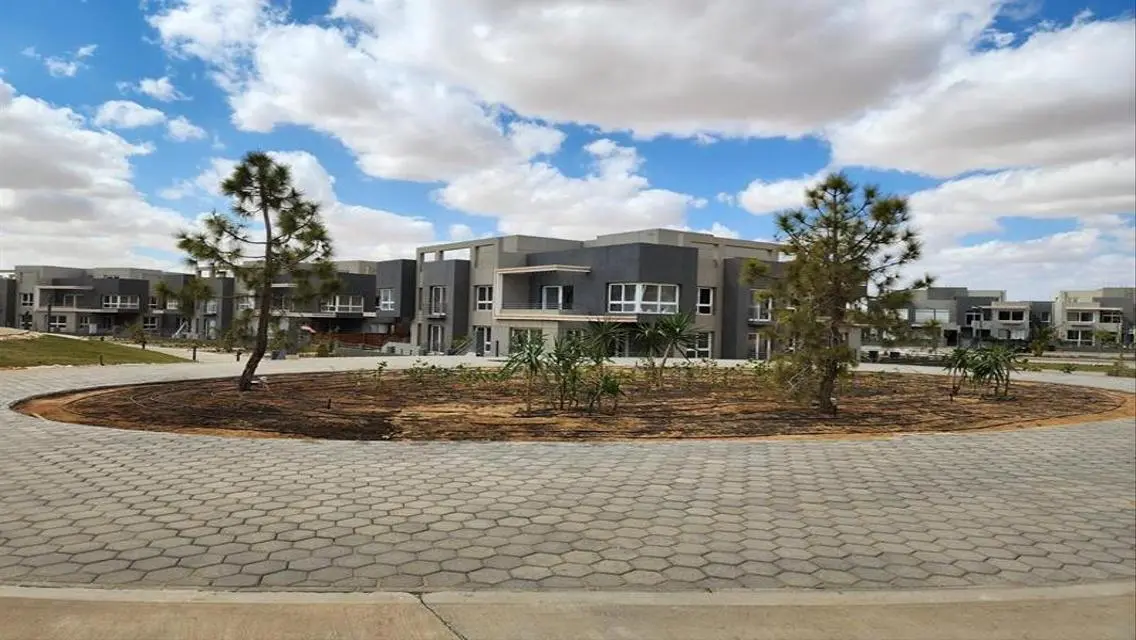 Luxurious Villa for Rent - 6 Bedrooms with Spacious Design