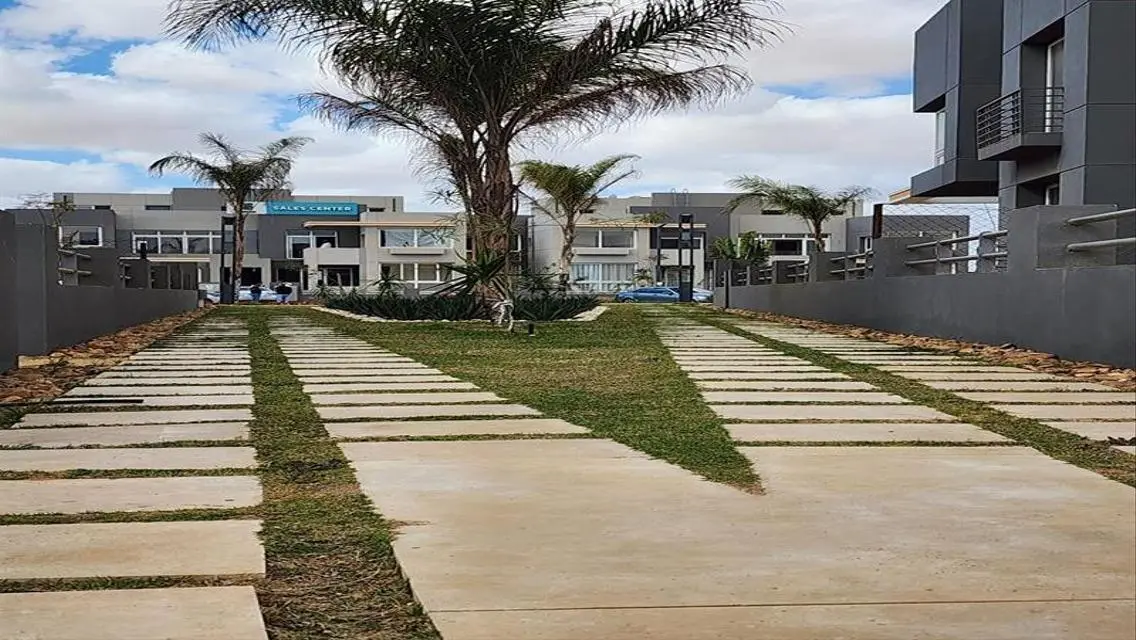 Luxurious Villa for Rent - 6 Bedrooms with Spacious Design