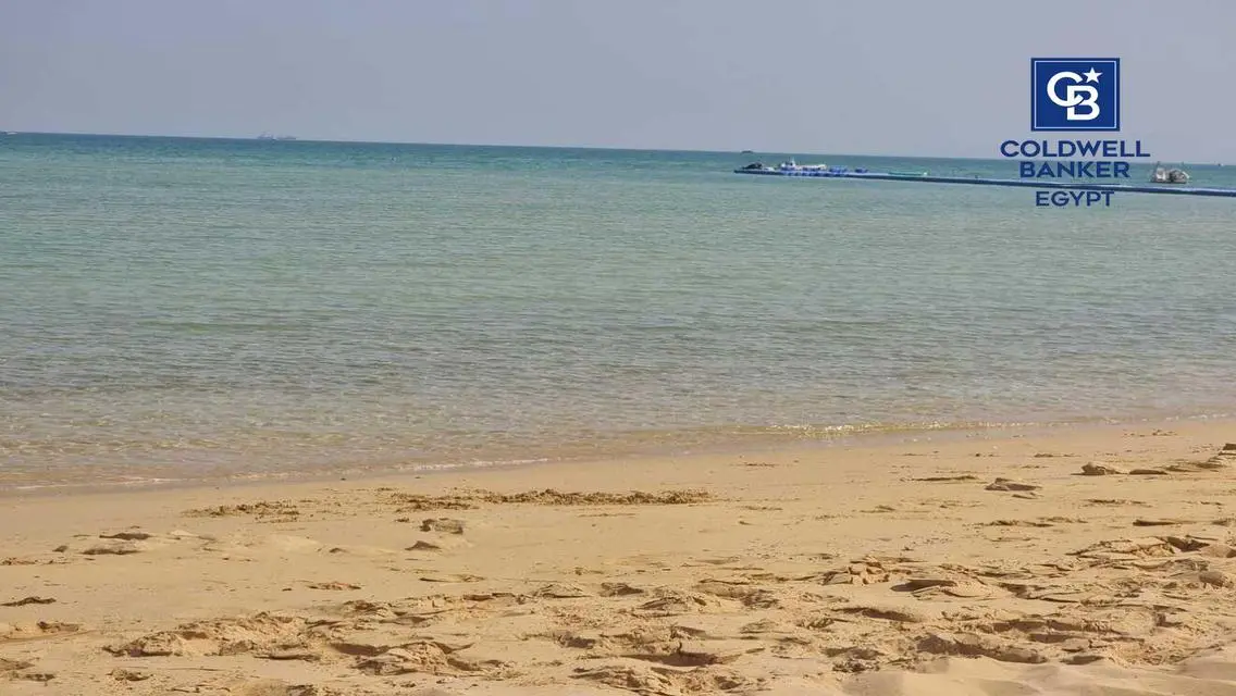 فيلا فاخرة بمسبح خاص وحديقة مميزة