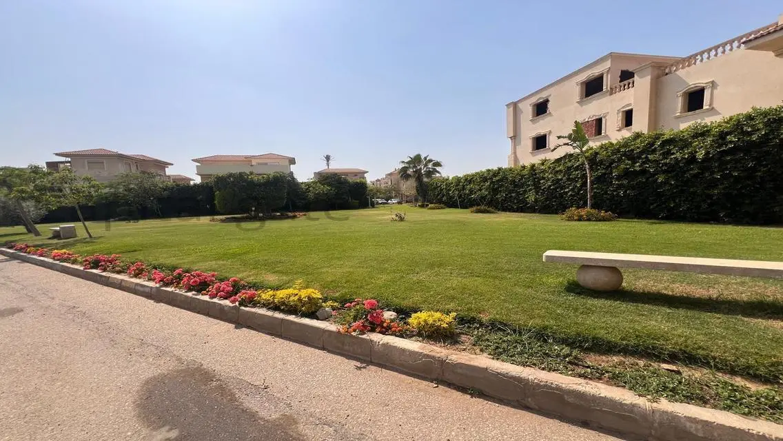 Luxury Apartment for Sale - 450 Meters in the Heart of the City