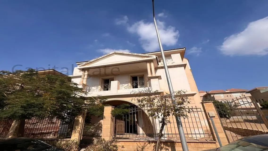 Luxury Apartment for Sale - 450 Meters in the Heart of the City