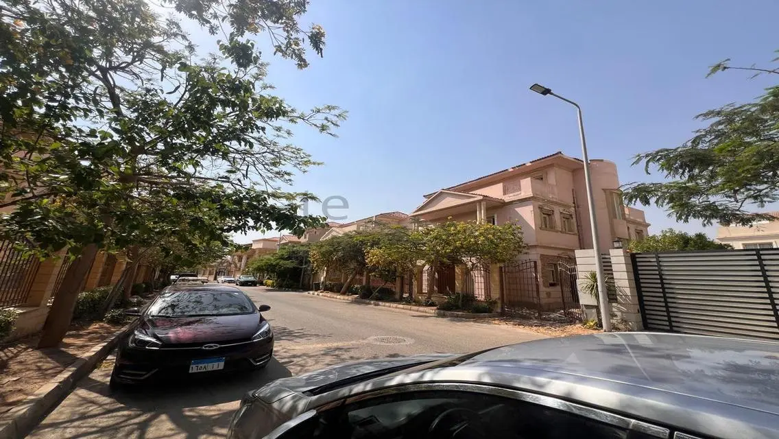 Luxury Apartment for Sale - 450 Meters in the Heart of the City