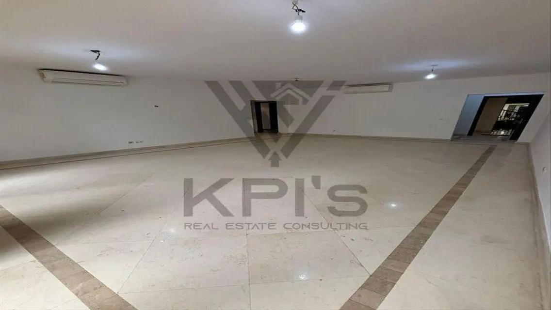 Stunning Three-Bedroom Apartment at an Attractive Price