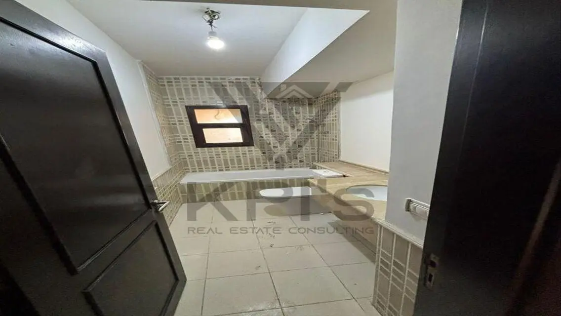 Stunning Three-Bedroom Apartment at an Attractive Price