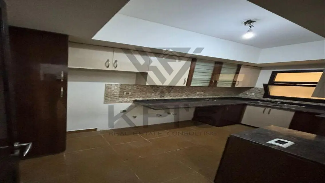 Stunning Three-Bedroom Apartment at an Attractive Price