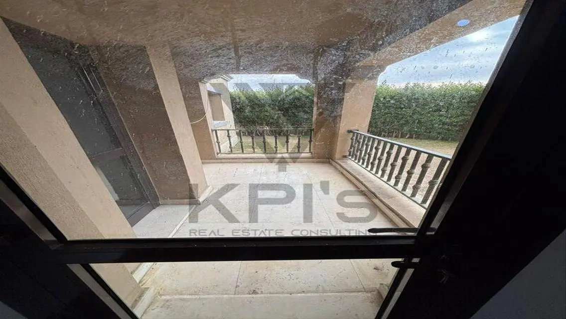 Stunning Three-Bedroom Apartment at an Attractive Price