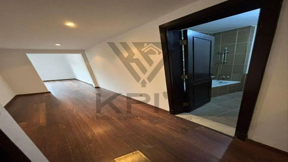 Stunning Three-Bedroom Apartment at an Attractive Price