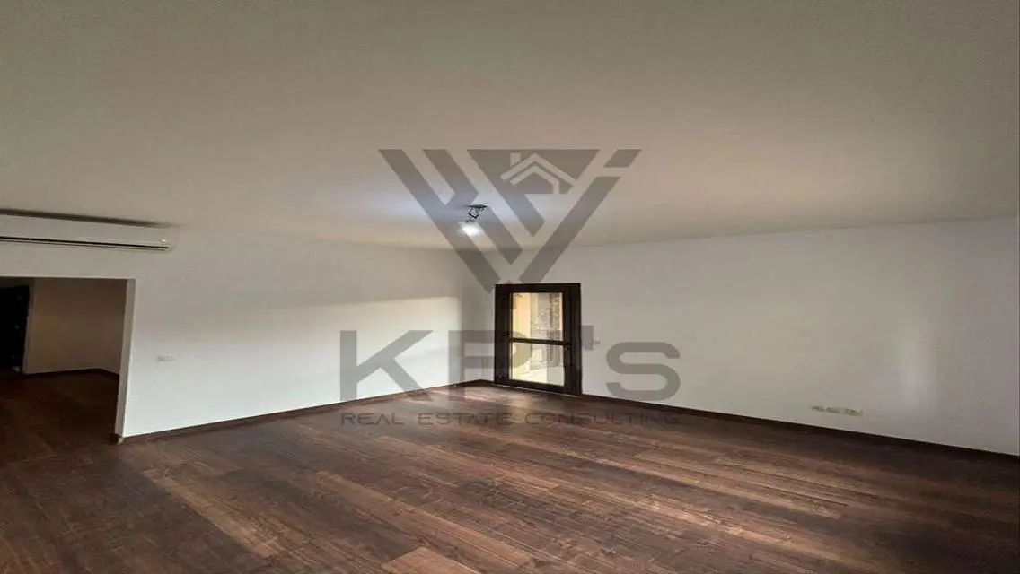 Stunning Three-Bedroom Apartment at an Attractive Price