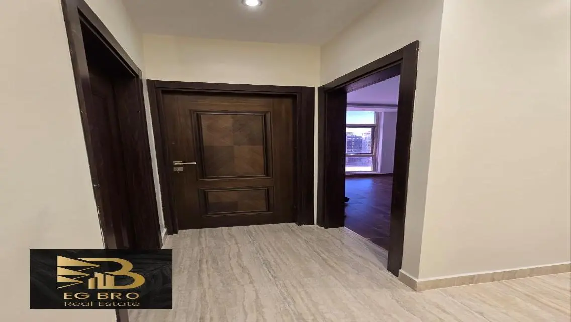 شقة فاخرة مع شرفة وحراسة أمنية