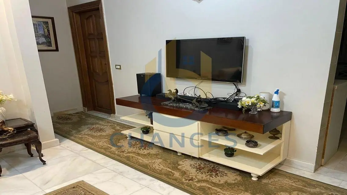 شقة فاخرة 300 متر في قلب المدينة للبيع