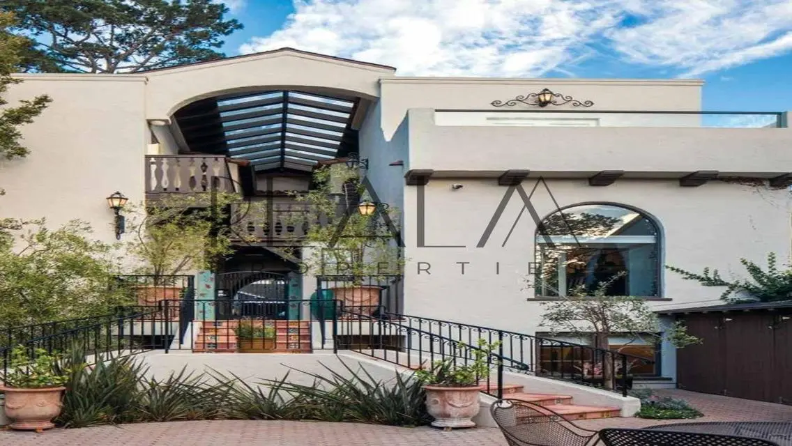 Luxury Property for Sale - Experience a Lavish Lifestyle