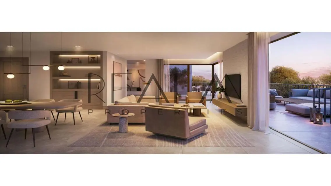 Luxury Villa for Sale in Solana - 5 Bedrooms