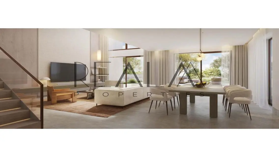 Luxury Villa for Sale in Solana - 5 Bedrooms