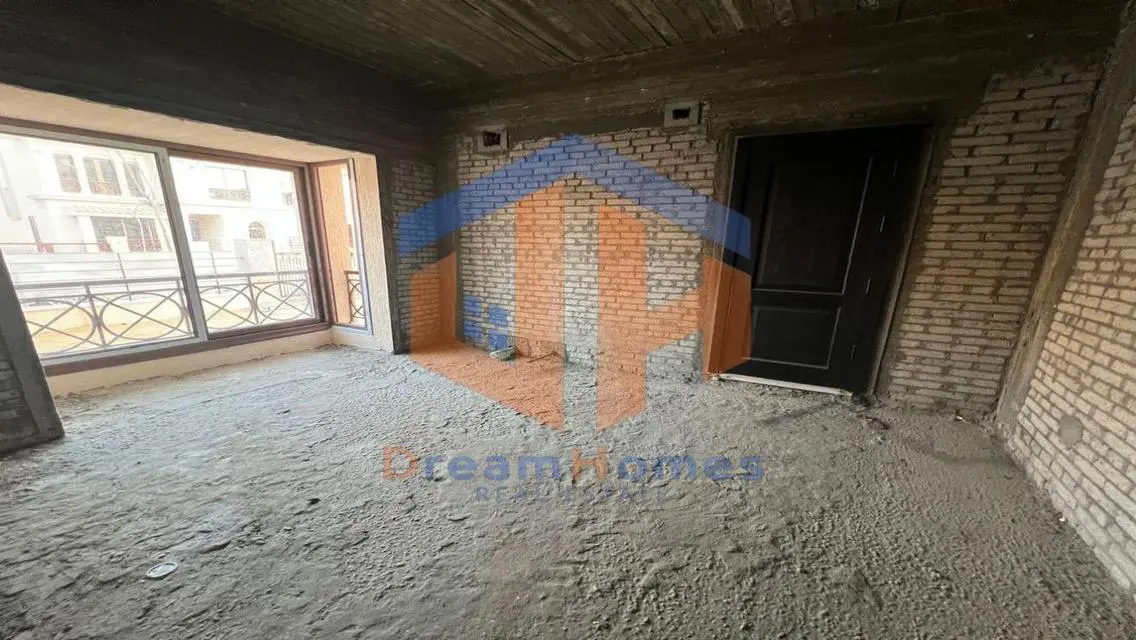 Elegant Apartment in D3 with Private Garden