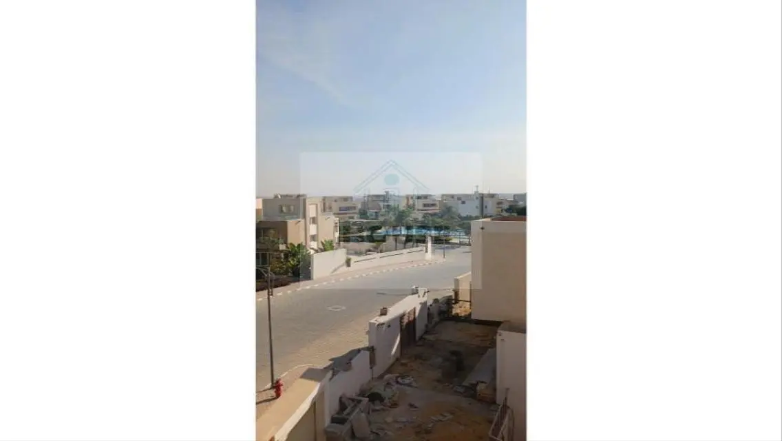 شقة فاخرة للبيع في موقع متميز