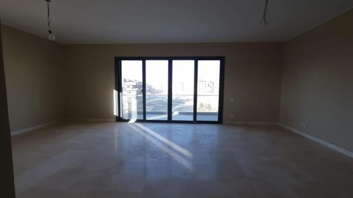 فيلا فاخرة للإيجار في V-Residence