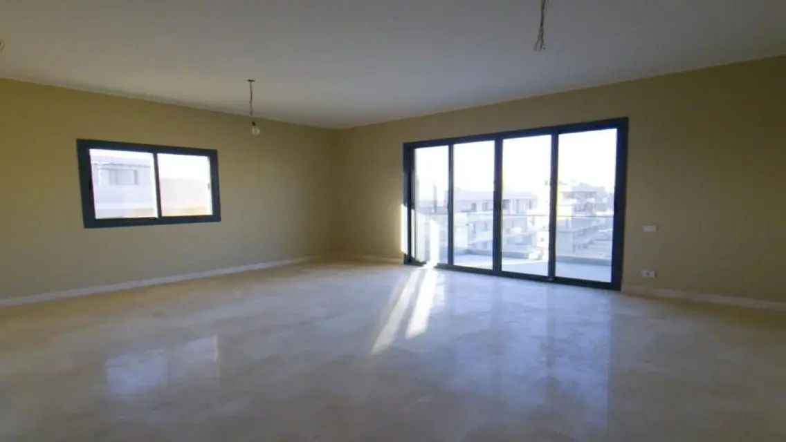 فيلا فاخرة للإيجار في V-Residence