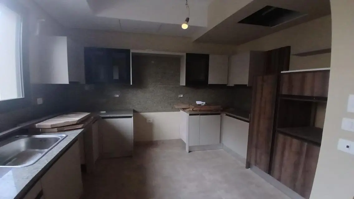فيلا فاخرة للإيجار في V-Residence
