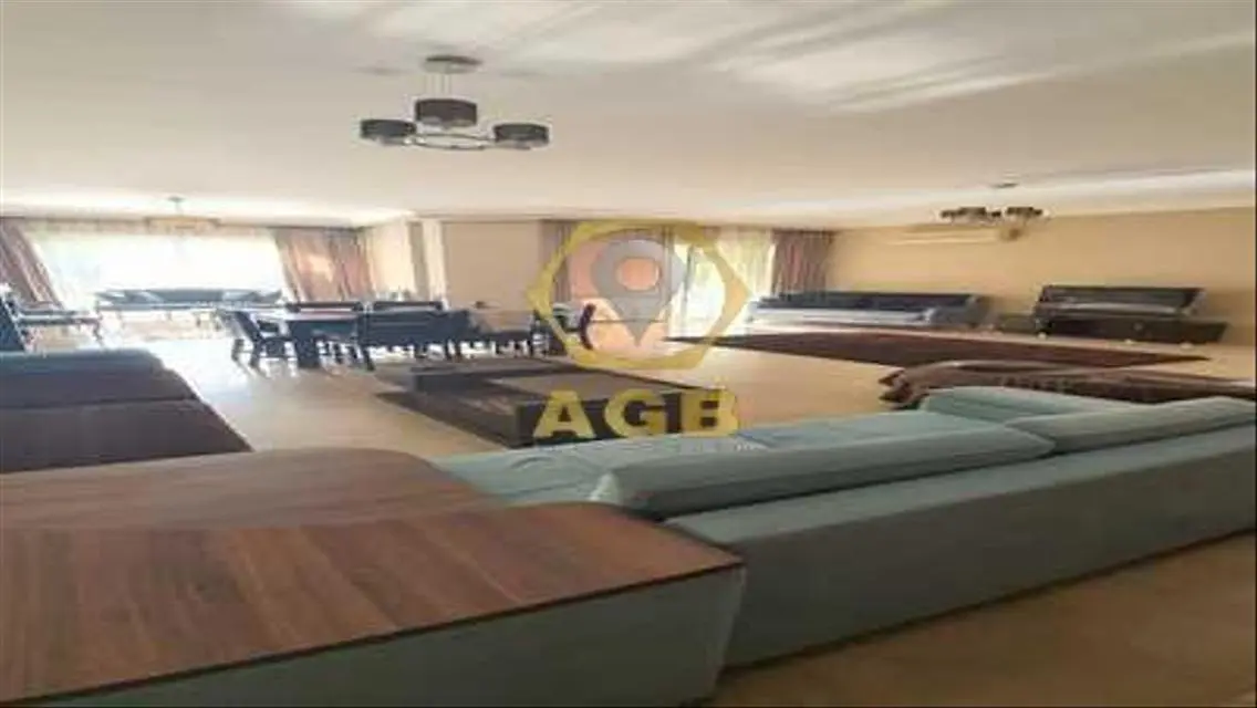فيلّا فاخرة مطلة على بحيرات في AUC