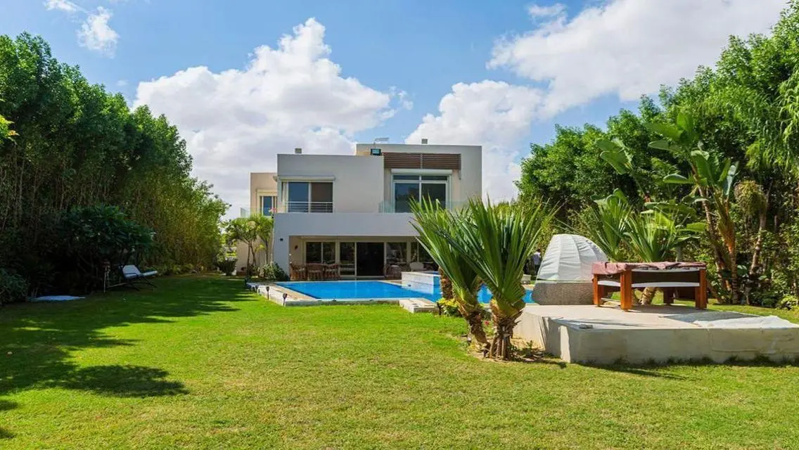 Luxury Apartment for Sale by the Lakes