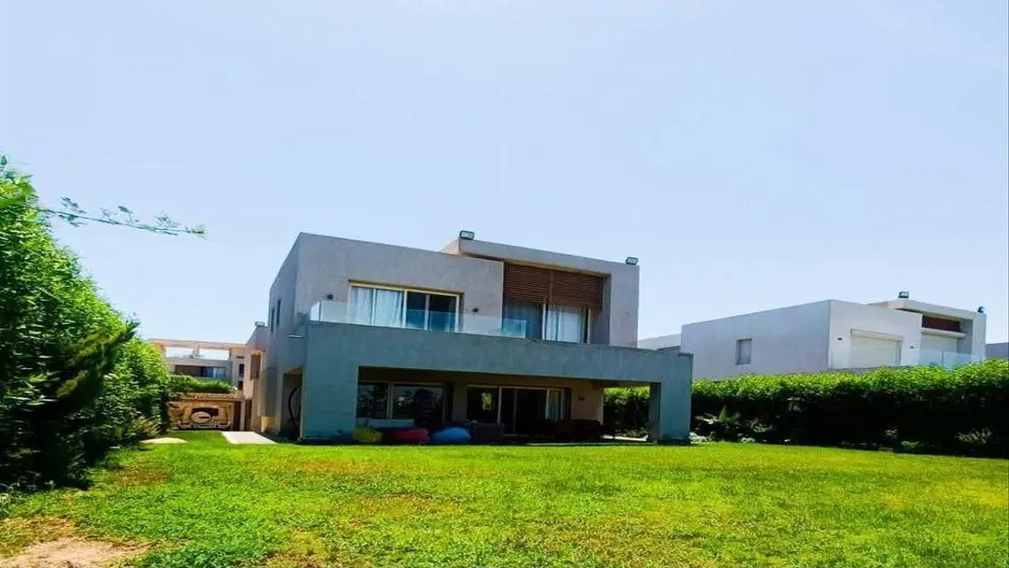Luxury Apartment for Sale by the Lakes
