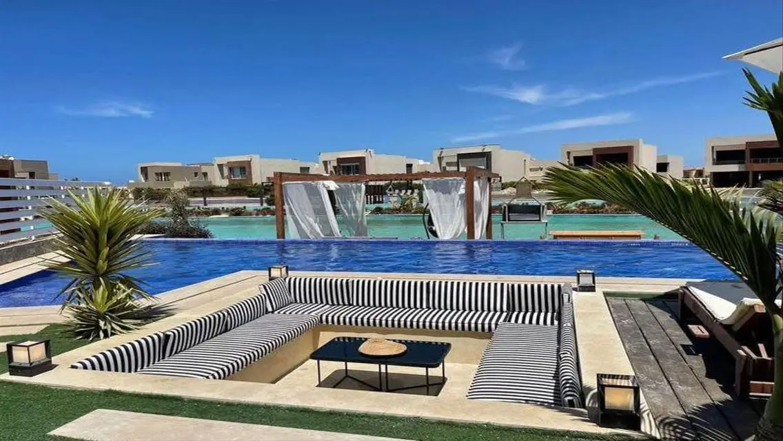 Luxury Apartment for Sale by the Lakes