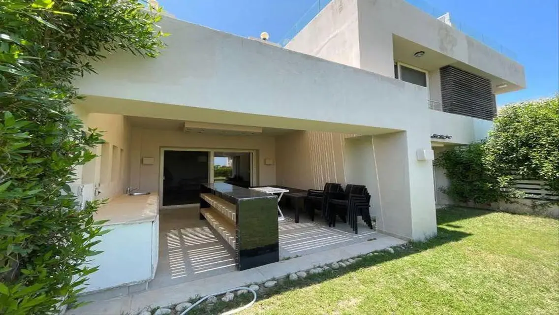 Luxury Apartment for Sale by the Lakes