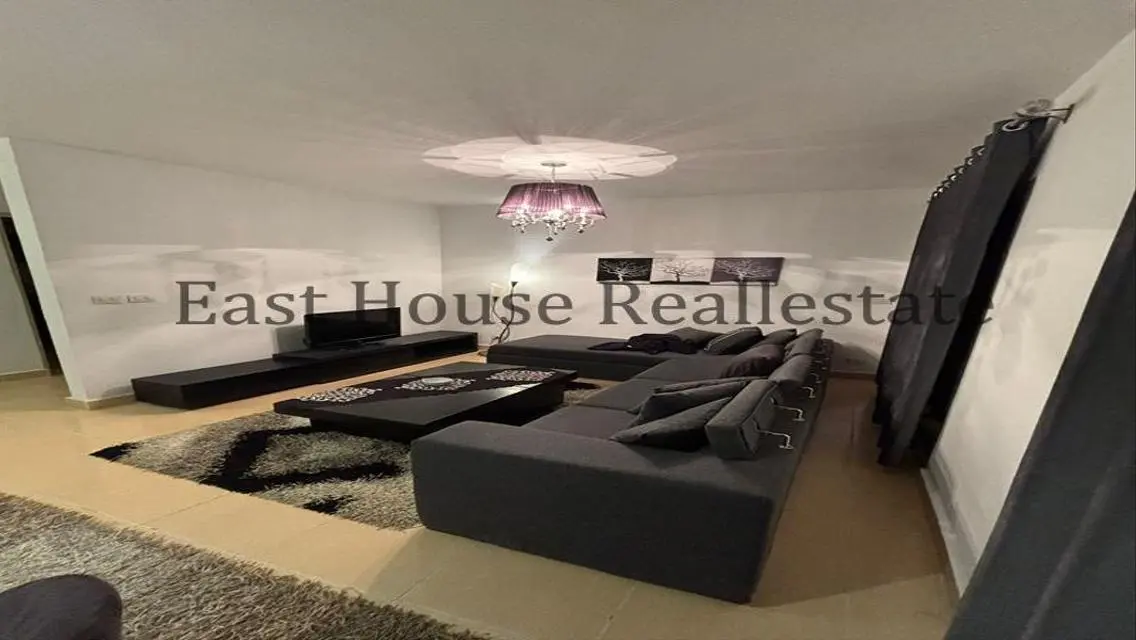 Stylish Apartment in B6 with Stunning Views