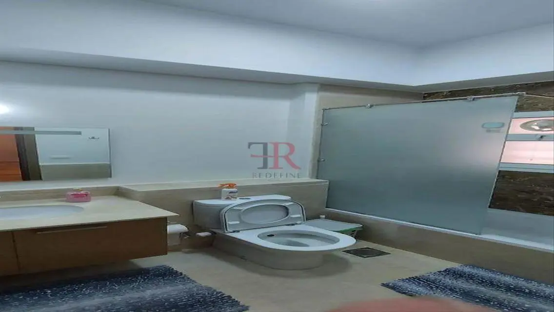 Stylish Apartment for Rent with Study Room and Balcony