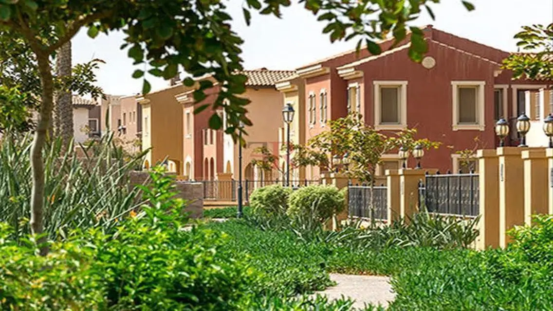 Stylish Apartment for Rent with Study Room and Balcony