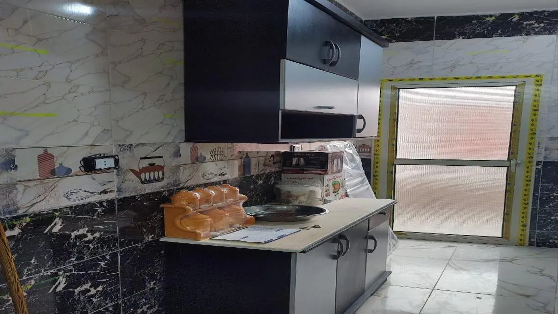 شقة رائعة للبيع بتصميم عصري في موقع متميز