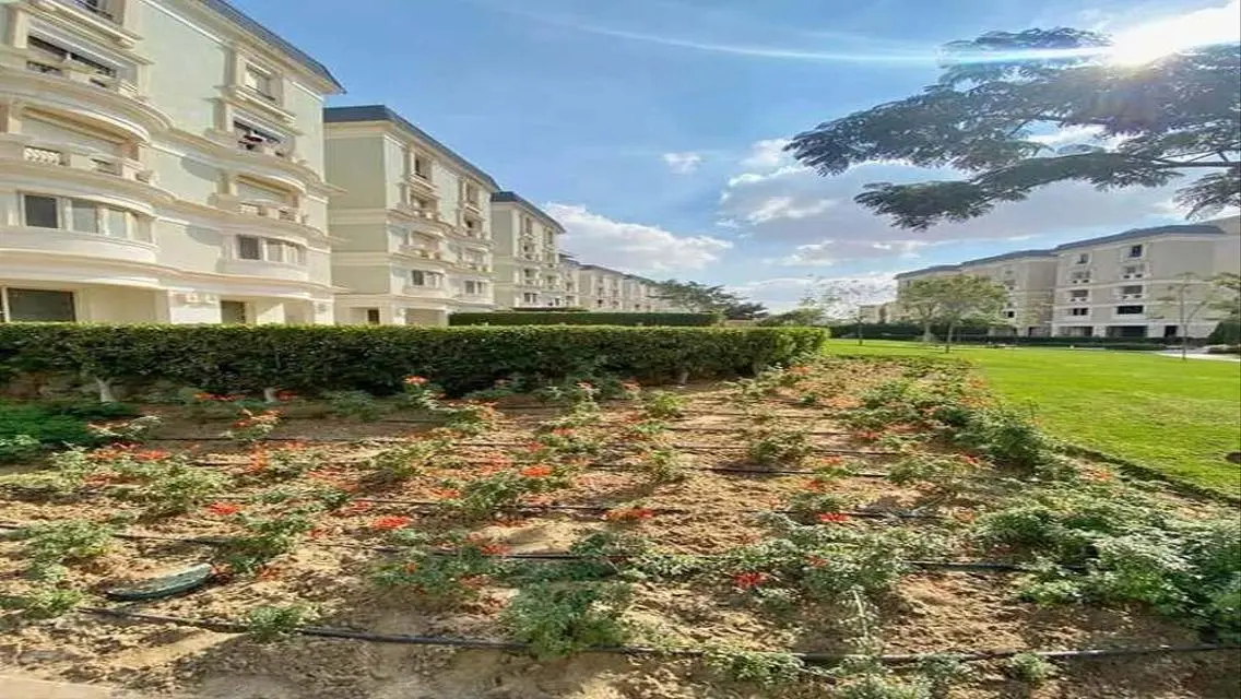 فيلا فاخرة تطل على الجبل مع حديقة ومسبح مشترك