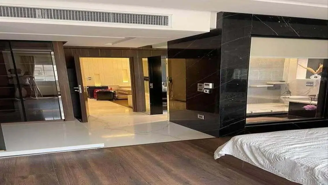 فيلا فاخرة تطل على الجبل مع حديقة ومسبح مشترك