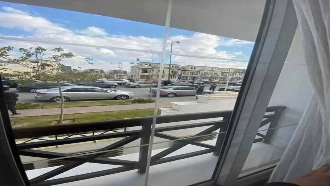 فيلا فاخرة تطل على الجبل مع حديقة ومسبح مشترك