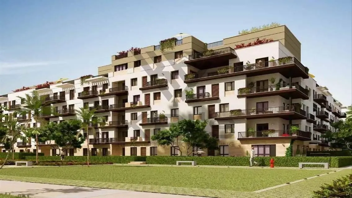 Stunning Apartment with Balcony and Shared Pool in Prime Location