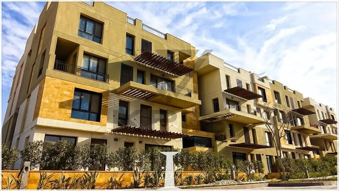 Stunning Apartment with Balcony and Shared Pool in Prime Location