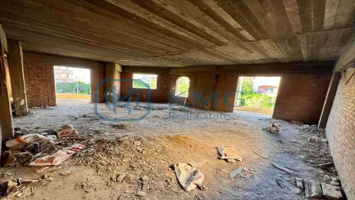 شقة فاخرة بمساحة 320 متر² مع شرفة