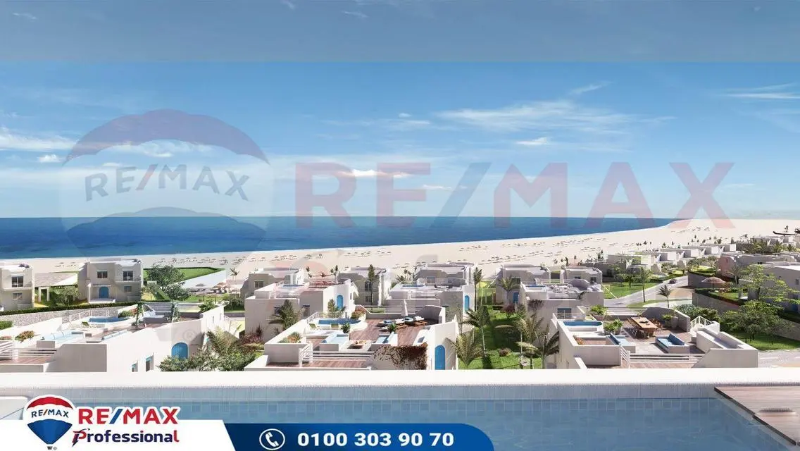 Luxurious 10-Room Apartment with Balcony