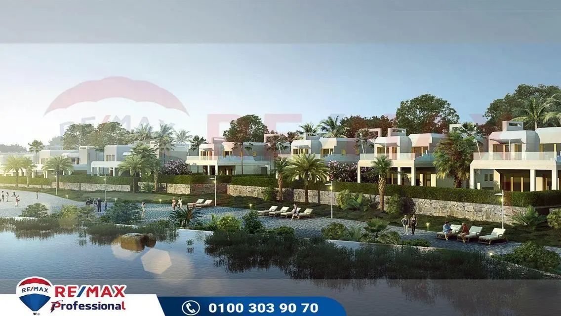 Luxurious 10-Room Apartment with Balcony