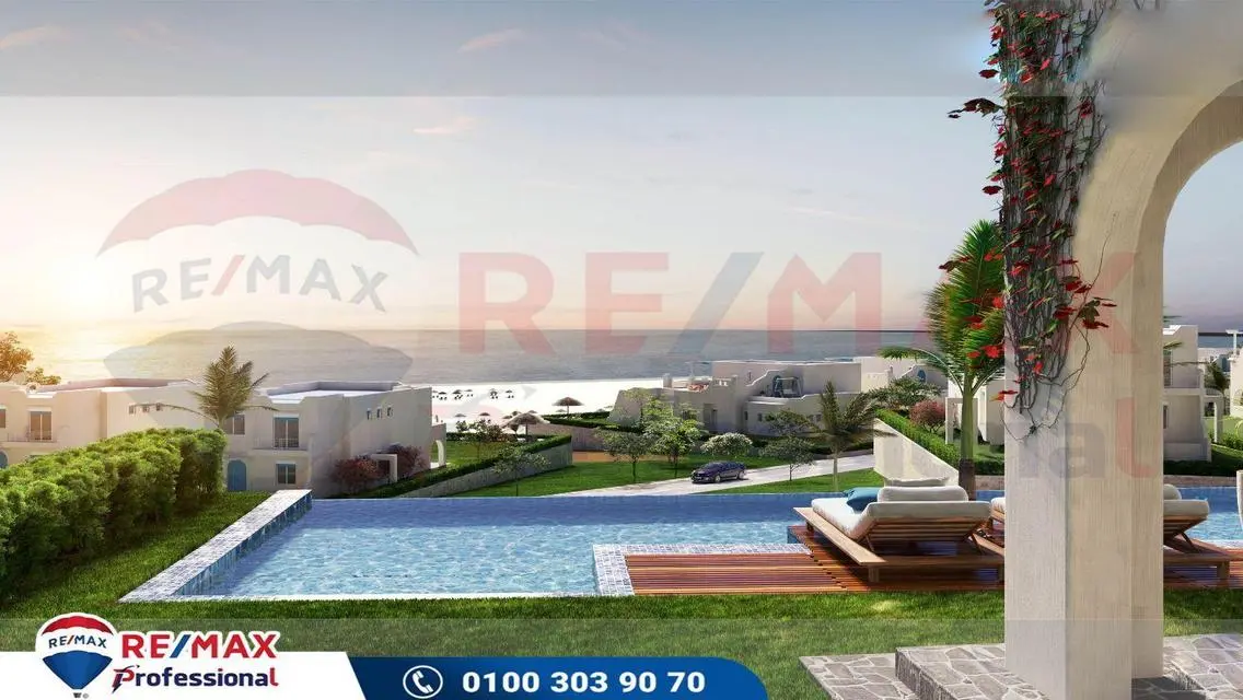 Luxurious 10-Room Apartment with Balcony