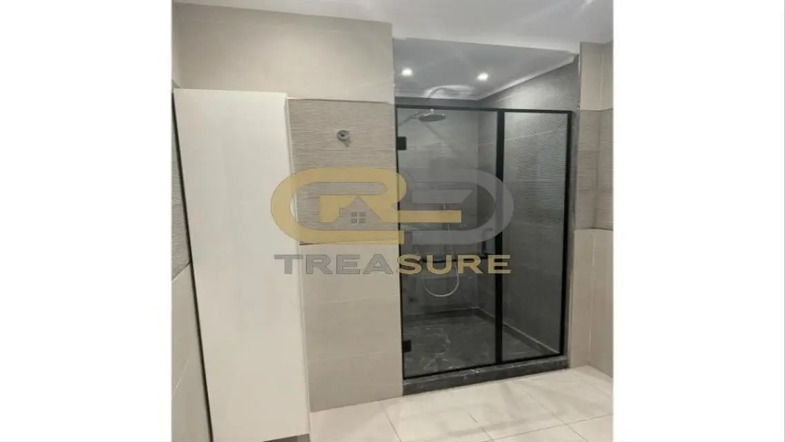 Stunning Apartment for Sale - 3000 Square Meters - Code CR1009