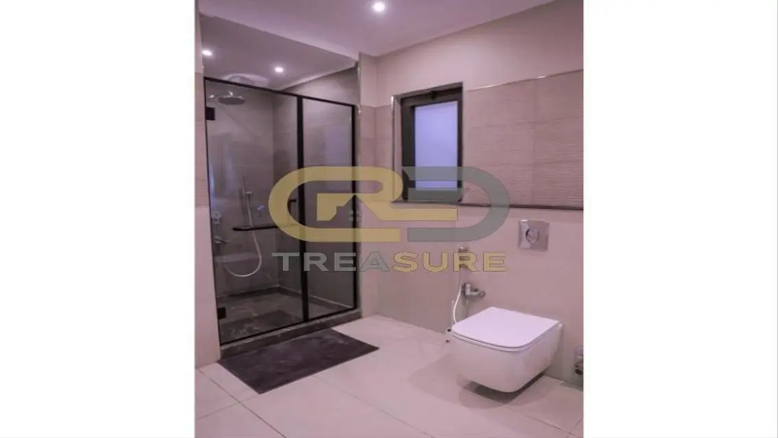 Stunning Apartment for Sale - 3000 Square Meters - Code CR1009