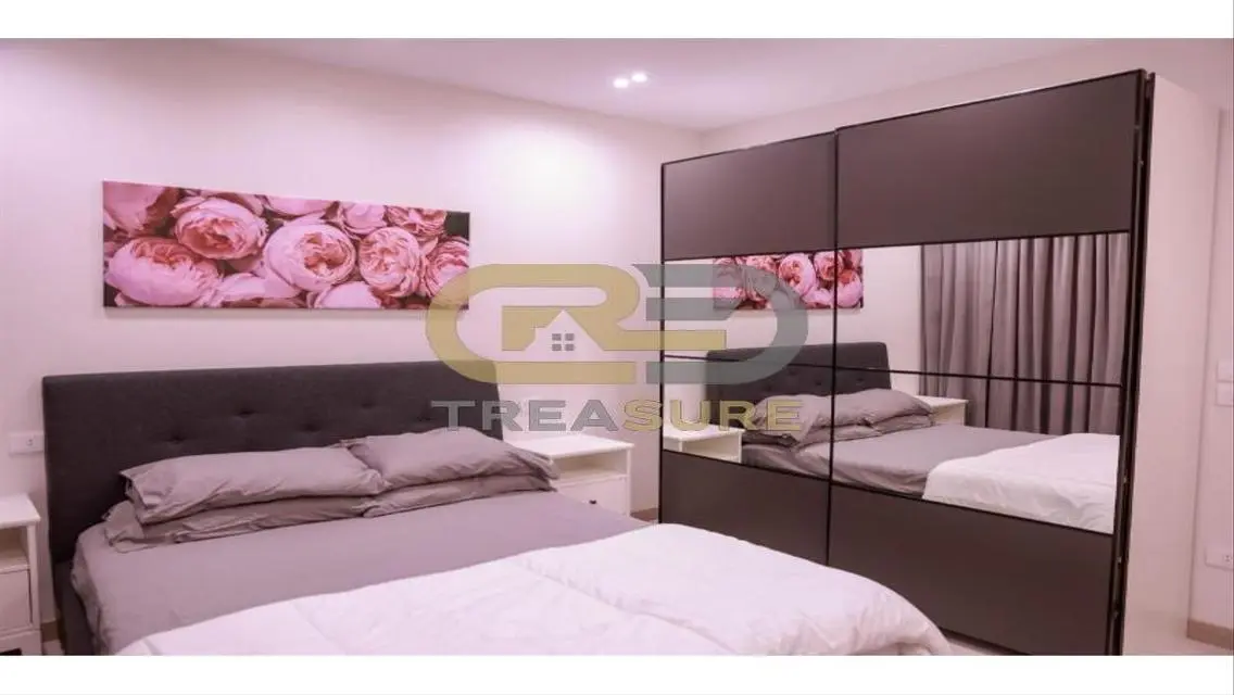 Stunning Apartment for Sale - 3000 Square Meters - Code CR1009