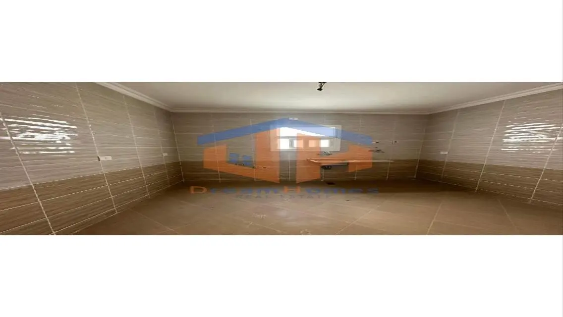 شقة فاخرة بالمجمع السكني 200-B14L10